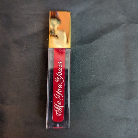 GXVE Me Your Yours Long Wear Lipstick - Picture 2 of 5